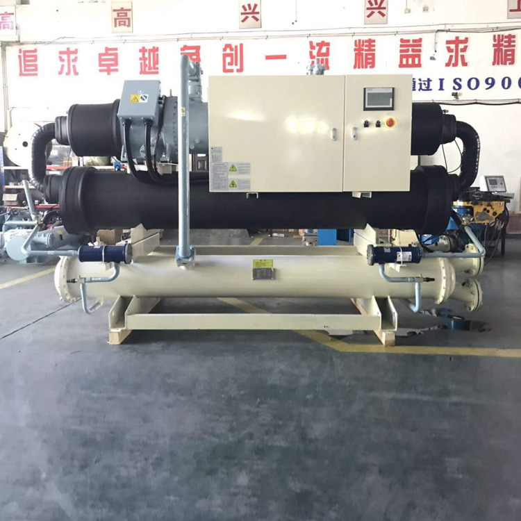 Industrial screw chiller